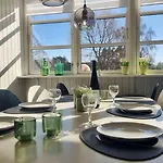 Gemuetliches-ferienhaus-mit-niedlichem-anbau Holiday home